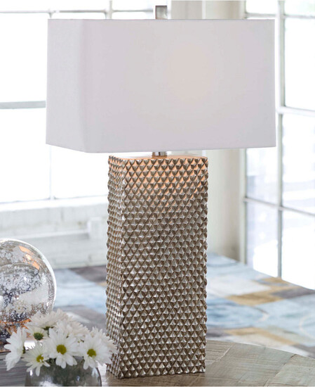 Настольная лампа "Айкон"