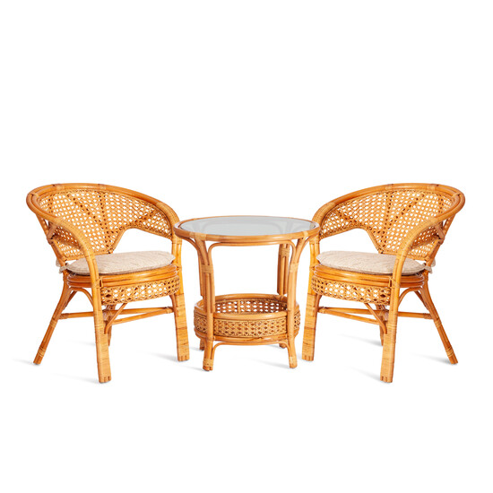 ТЕРРАСНЫЙ КОМПЛЕКТ "PELANGI" (стол со стеклом + 2 кресла) / с подушками / ротанг, кресло 65х65х77см, стол диаметр 64х61см, Honey (мед)