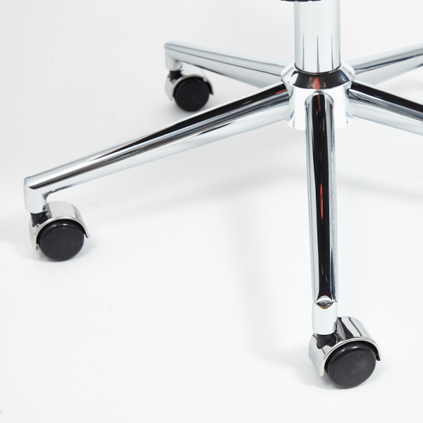 Кресло офисное «Milan» (хром флок, синий, 32) фото № 14